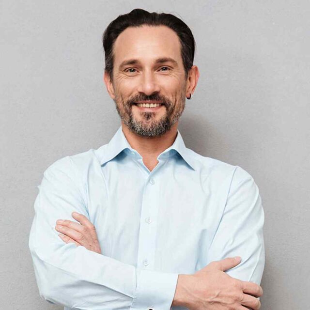https://jennlends.com/wp-content/uploads/2019/02/team_04-640x640.jpg